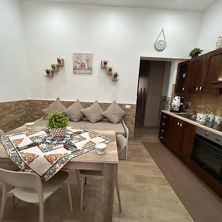 Home Love Палермо Екстериор снимка